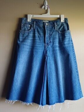 WE THE FREE MEDIUM WASH DENIM SKIRT SZ27